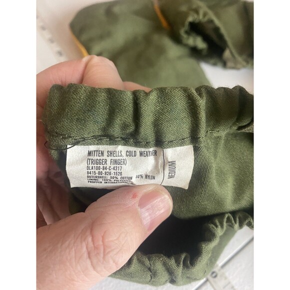 U.S. Military Army Mitten Shells Cold Weather Trigger Finger Gloves Mens Medium - Picture 3 of 4
